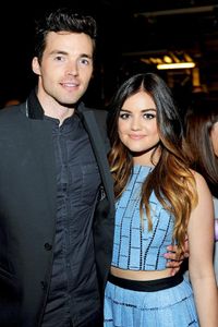 Where did Aria and Ezra meet?