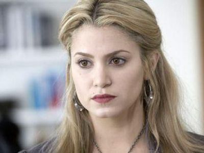 Before turning into a vampire whom did Rosalie love ?