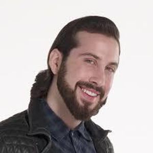 What is Avi's favorite genre of music?