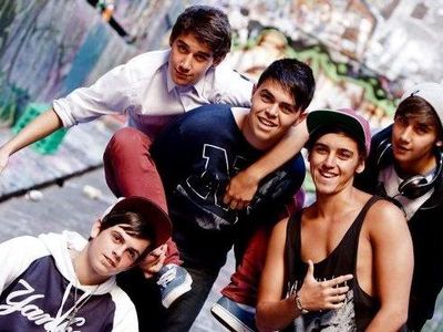 What are the names of the members in the Janoskians?