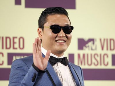 psy sings the song