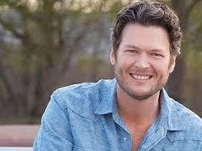 Qui est Blake Shelton engagé pour?