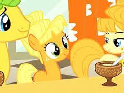 What kind of family are Apple Jack's aunts and uncles from: The Cutie Mark Chronicles?