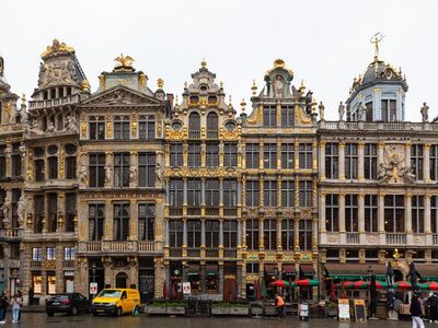 Which beer style originated in the Belgian city of Brussels?