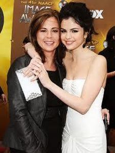 At what age did selena gomez mom give birth to her