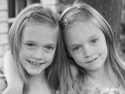 What are louis' twin sisters names?