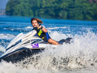 Which of the following is an important safety feature on a watercraft?