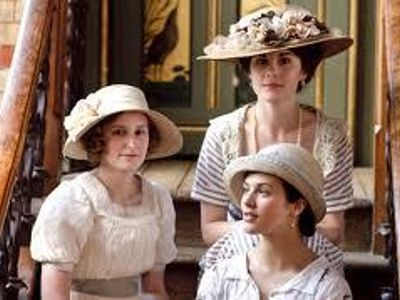 Who are the three sisters in Downton abbey?