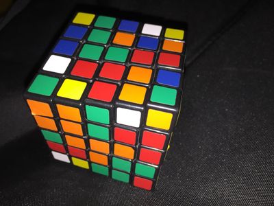 Which country holds the most world records for Rubik's Cube solving?