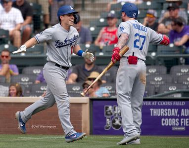 Which team is considered the biggest rival of the Los Angeles Dodgers?