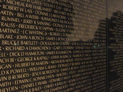 Which of artist created the Vietnam War memorial, The Wall?