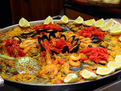 What is the national dish of Spain?