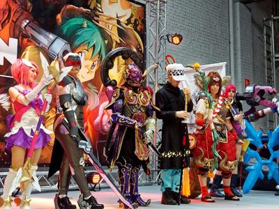 Which comic convention is known for its emphasis on anime and manga?