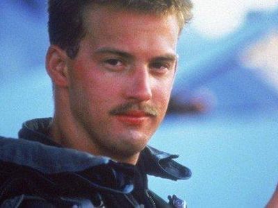 In Top Gun, what's the name of Maverick's friend?