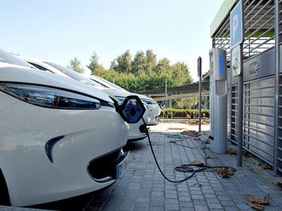 What is fast charging in electric cars?