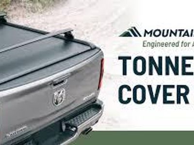 What is a common feature of a good tonneau cover?