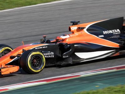 Which team is driven by Fernando Alonso and Stoffel Vandoorne?