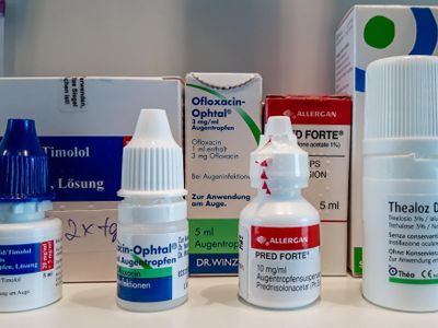 Which of the following medications is commonly used to relieve allergy symptoms?