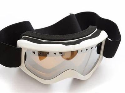 What color tint is often used in sunglasses for skiing or snowboarding?