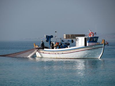 Which material is commonly used to build modern fishing boats?