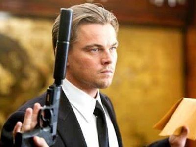 Which psychological thriller stars Leonardo DiCaprio as a US Marshal investigating a psychiatric facility?