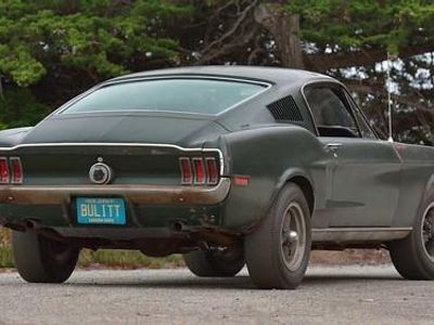 Which classic car was famously associated with Steve McQueen in the movie 'Bullitt'?