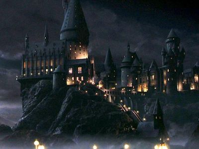 How many staircases does Hogwarts have?