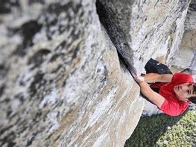 Which famous rock climber is known for his impressive solo ascents without ropes?