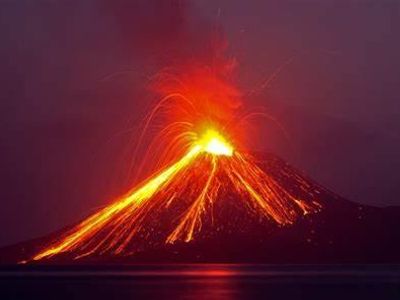 What is the tallest volcano in the world?