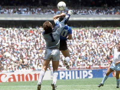 Who scored the 'Hand of God' goal in the 1986 FIFA World Cup?