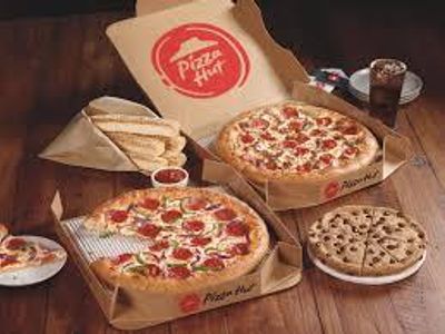 PIZZA HUT!