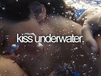 Kiss Underwater!