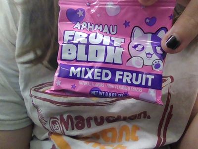 lookie! MY FRIEND GAVE MY SNACK :)