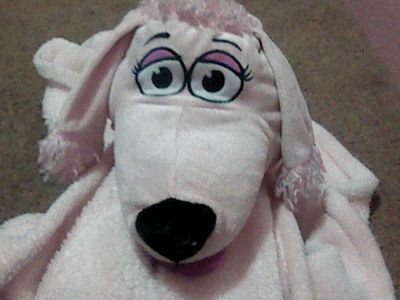 why does this ugly ass blanket remind me of mangle?