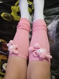 Look at my leg warmers! :3