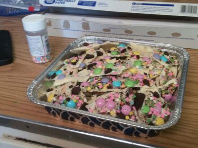 I made Oreo Easter bark earlier ^^