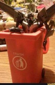 Starscream trash. KNEW IT