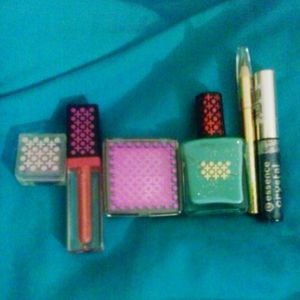 New makeup I got today. ?