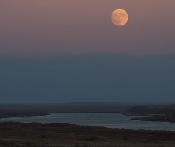 Don't forget to watch the skies tonight--it's a supermoon!!