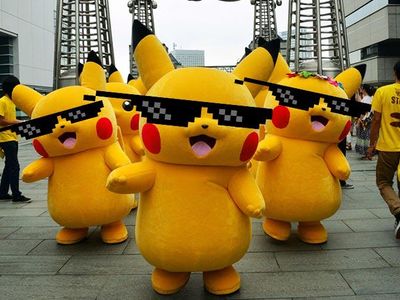 Ok?? WHY THEY PUT PIKACHU WALKING MLG?! IS SO FUNNY!!!! XD