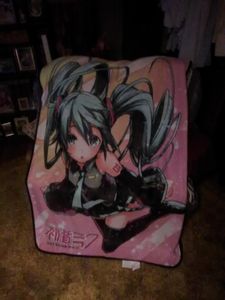 OMG I HAS A MIKU BLANKIE!