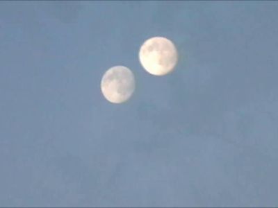 2 moons