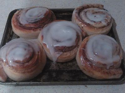 My sad attempt of making cinna rolls ;-;