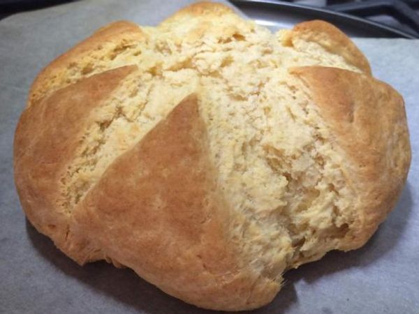 Damper Damper is home-made bread, traditionally made by swagmen and campers out on the outback, baked in the coals of a campfire. It is very simple, made with only flour and water.