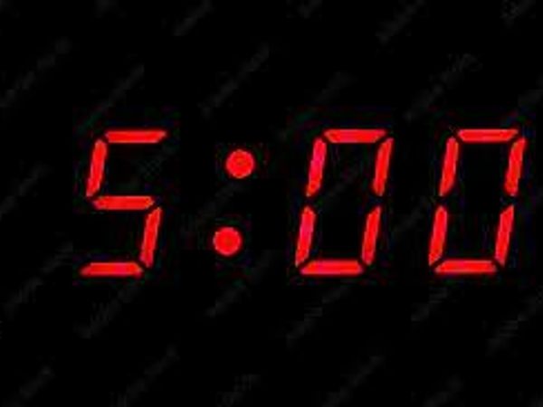 It is now 5:00. Golden Freddy breaks the kiss releasing the time. Golden Freddy: Cassidy it's almost time for you to leave You: I know Golden Freddy kisses your neck