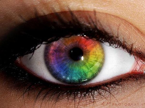 What color is your mom's eyes?