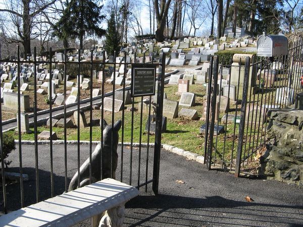 How do you behave at a pet cemetery?