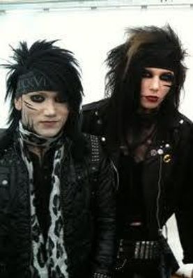 WHOS HOTTER ANDY BIERSACK OR ASHLEY PURDY