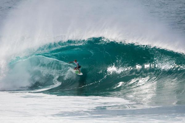 Which is better surfing or bodyboarding(boogie-boarding)? I want your guys opinion I know there is always a lot of surfers and bodyboarders out there but i want to know your guys opinion Surfing or Bodyboarding?