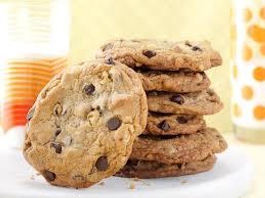 What type of cookies does everyone like? I like chocolate chip and samoas cookies